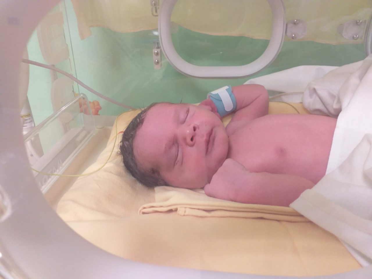 A Cantù un parto in casa decisamente sprint: benvenuto Riccardo!