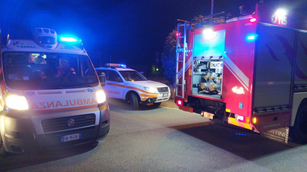 Forte boato: intervengono ambulanza e pompieri