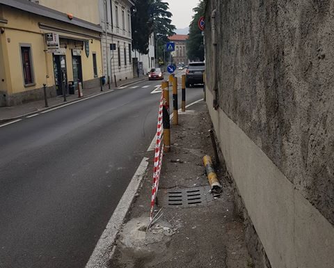 Incidente in via Briantea, il residente: “Il terzo in un anno, è pericoloso per i pedoni”
