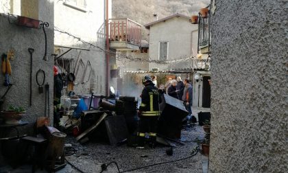 Incendio a Barni Vigili del fuoco al lavoro