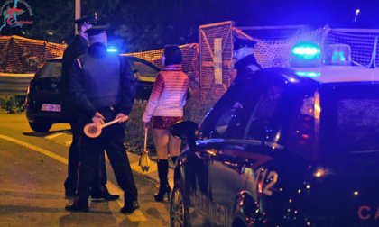 Controlli nel Comasco: una denuncia per spaccio e monitoraggio della prostituzione