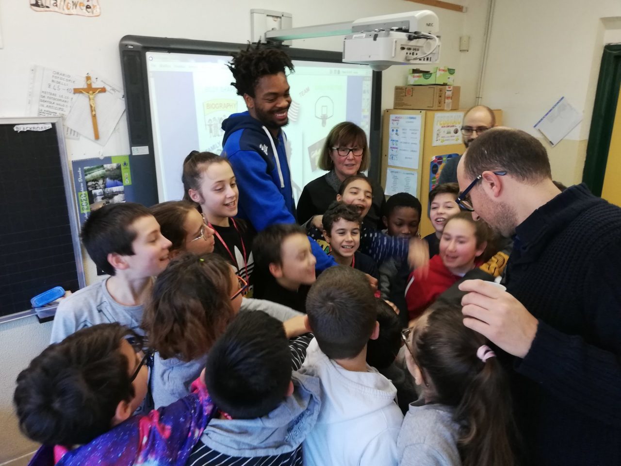 Cameron Young intervistato dai piccoli giornalisti novedratesi