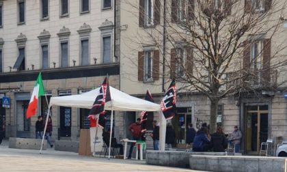 Forza Nuova gazebo a Cantù per i tesseramenti