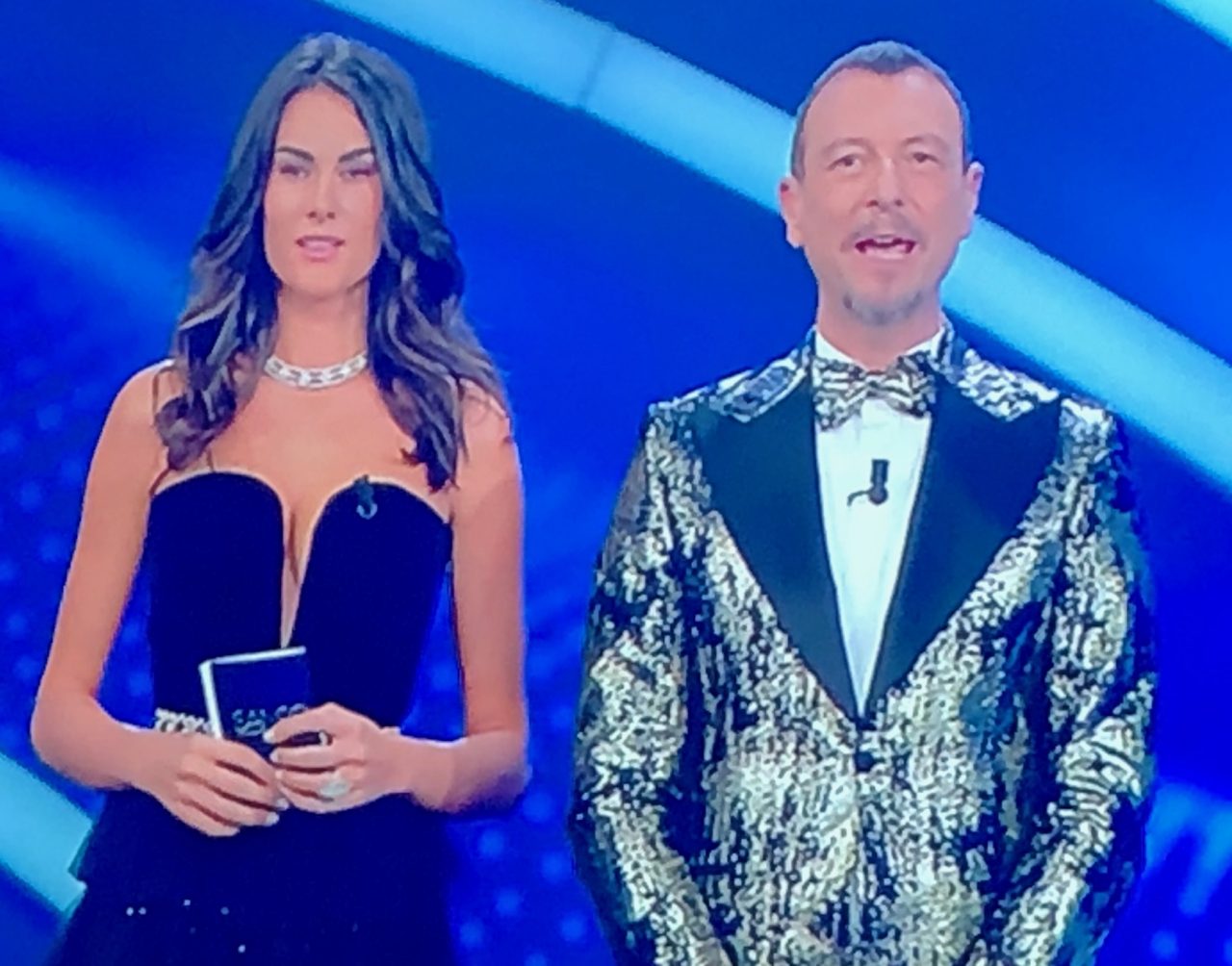 La fidanzata di Valentino Rossi, il “suo” Festival di Sanremo: bellezza e semplicità sul palco