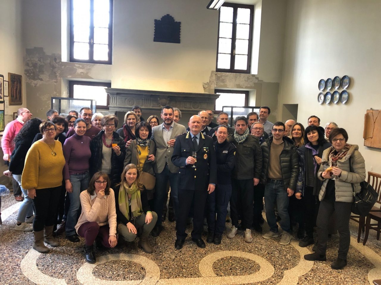 Comandante in pensione: il grazie dell’Amministrazione e il regalo dei colleghi FOTO E VIDEO