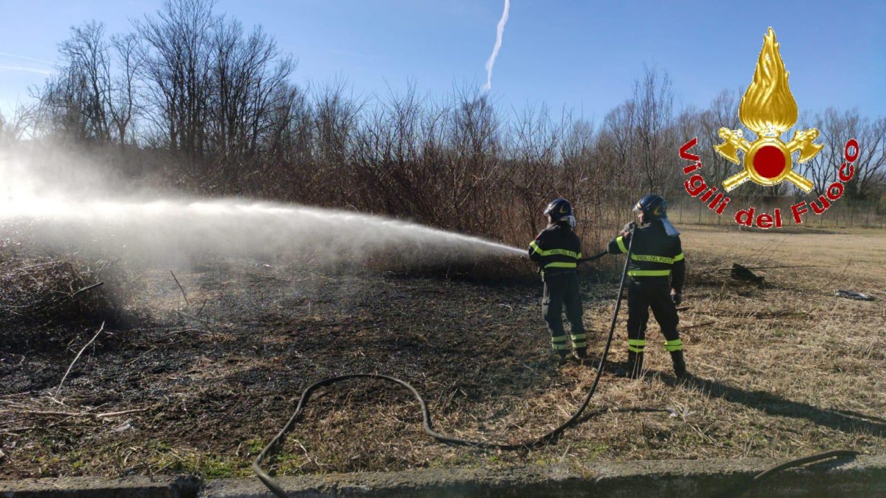 Incendio vegetazione a Grandola e Uniti, pompieri anche a Como VIDEO