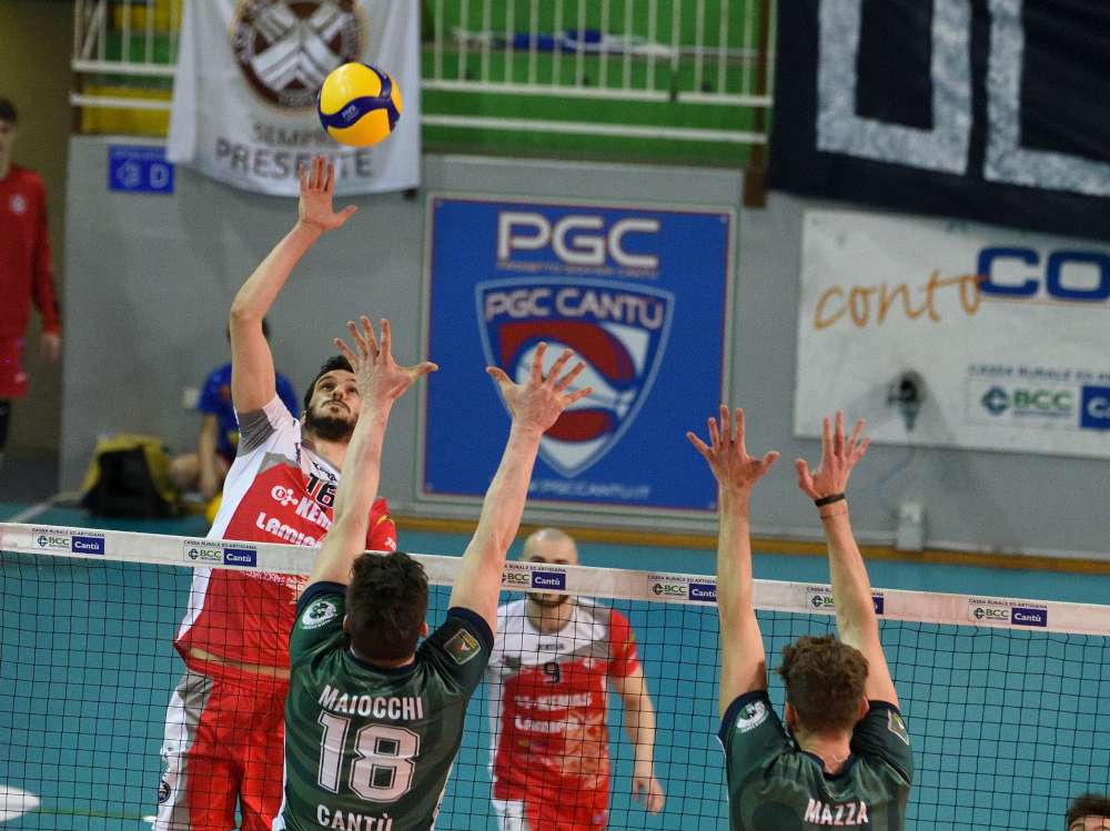 Libertas Cantù parte bene, poi la resa  FOTO