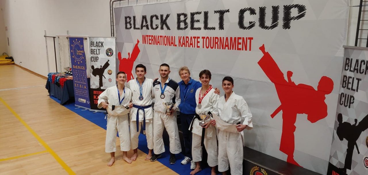 L’Asdk Mariano fa il pieno di medaglie alla Black Belt Cup 2020