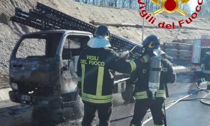Incendio autocarro tra Arosio e Briosco