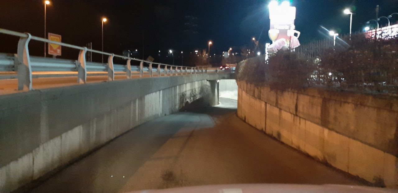 Il sottopasso di via Clemente ora è illuminato: esaudito il desiderio della mamma di Gaetano Banfi