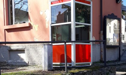 La cabina del telefono di Inverigo si trasforma in una libreria
