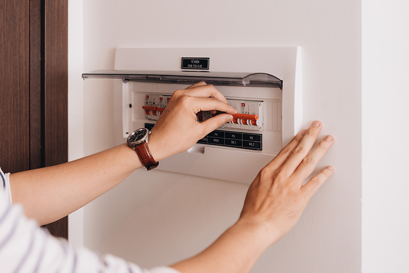 Manutenzione elettrica: come garantire la sicurezza e la funzionalità dell’impianto domestico