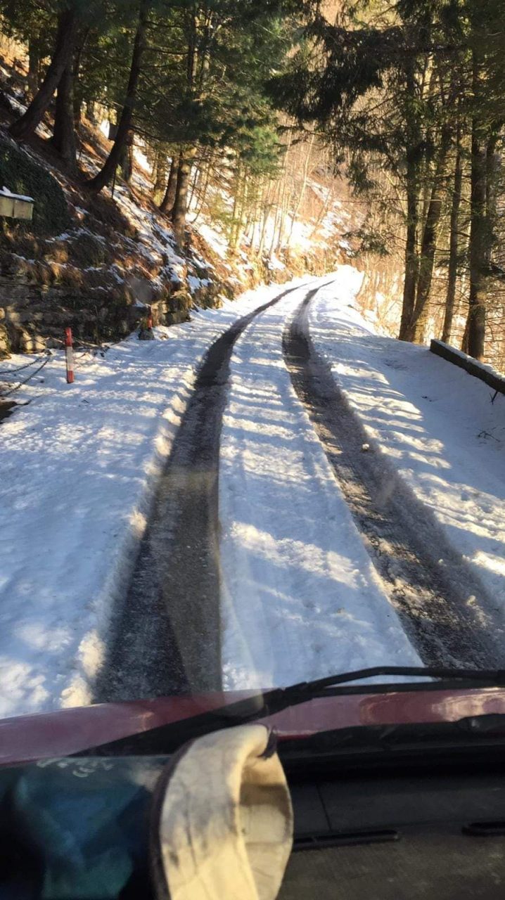 Anche sul monte Bisbino è arrivata la neve: tanti i disagi