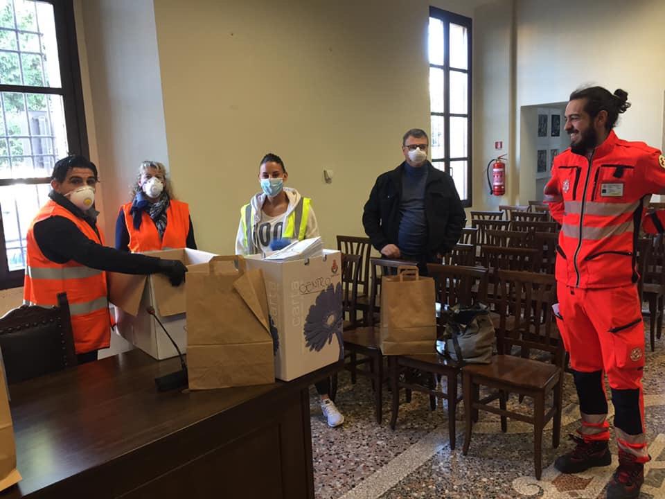 5mila mascherine per gli over 65 di Olgiate: il grande dono di Max Factory e Antonio Montini