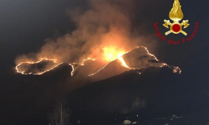 Torna la paura in Alto Lago: maxi incendio boschivo a Garzeno FOTO