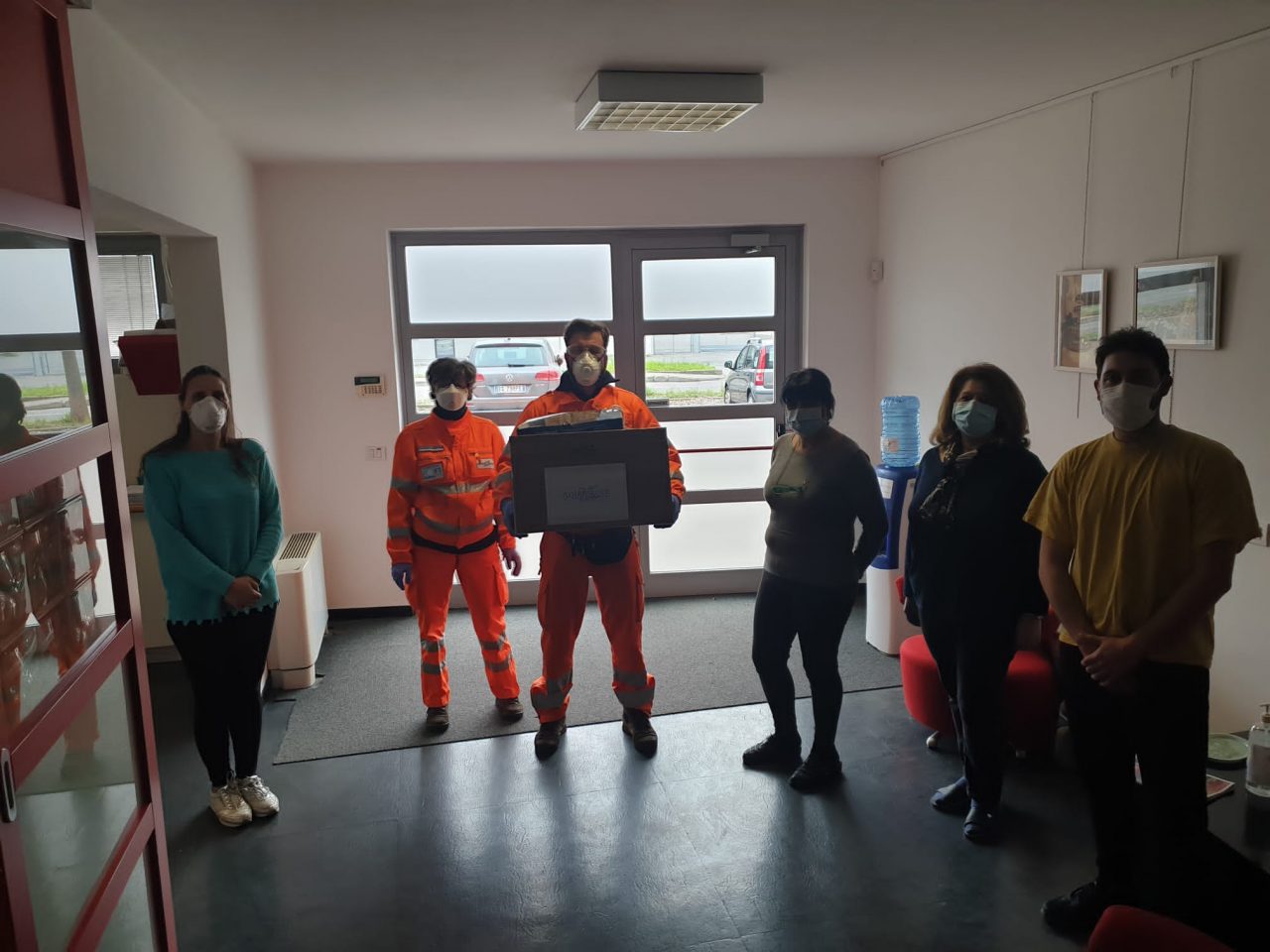 Imprenditori marianesi cosegnano alla Croce Bianca mascherine per la cittadinanza