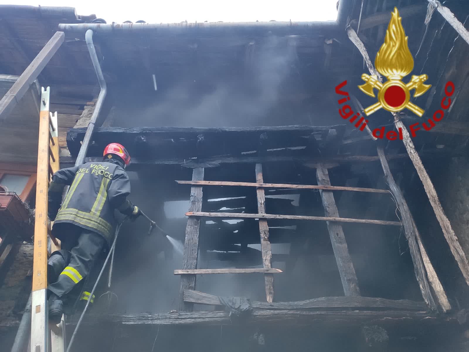 incendio tetto asso