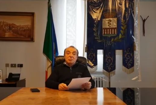 Otto decessi a Cesana Brianza. Il sindaco: “Sto soffrendo con tutti voi”