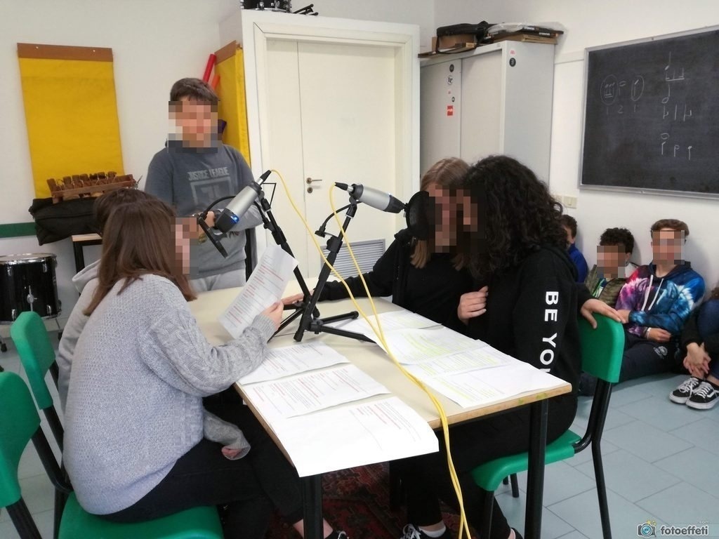 La grammatica ai tempi del Coronavirus: lezioni in radio alla Pellegrino Tibaldi di Cantù