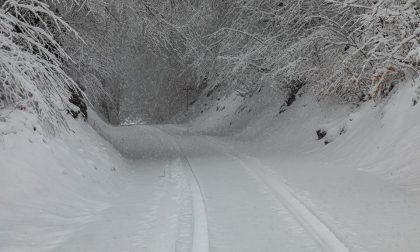 Altro che primavera, è arrivata la neve in Val d'Intelvi. E a Como la pioggia (finalmente)