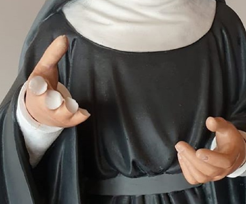 Dita mozzate alla statua di Santa Rita: l’indignazione di Ponte Chiasso