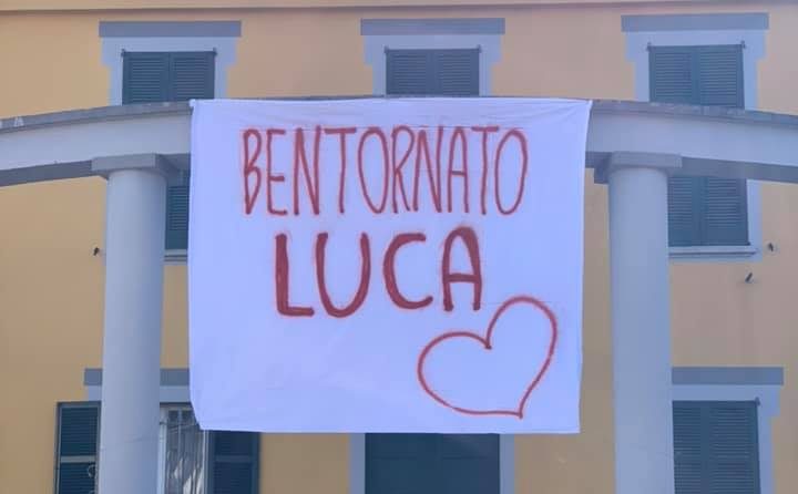 Covid-19, Luca finalmente è a casa: Socco lo accoglie con un “Bentornato Guerriero”