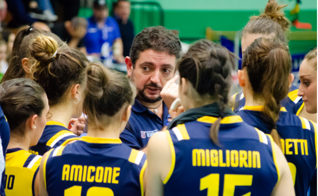 Albese Volley e coach Cristiano Mucciolo