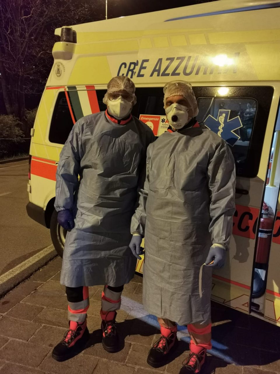 Croce Azzurra di Porlezza, il dolore dei volontari: “La nostra una piccola comunità, conosciamo chi ci chiama per Covid-19”
