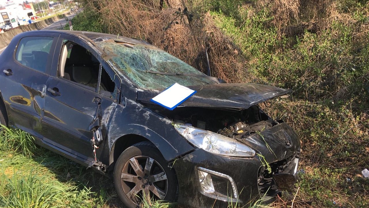 Ferito nell’auto uscita di strada sulla Lomazzo-Bizzarone