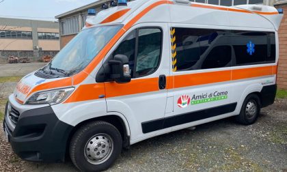 Amici di Como e Croce Azzurra insieme: acquistata un'ambulanza con barella di biocontenimento