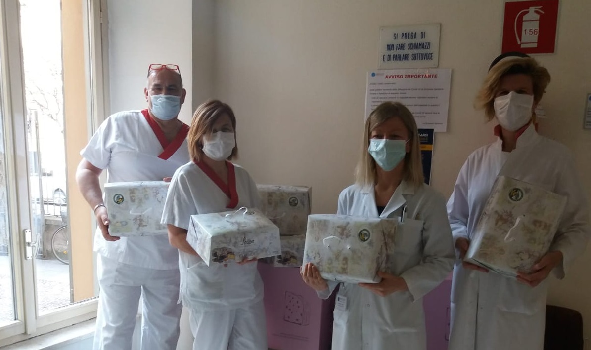 Colombe pasquali ai sanitari e pacchi viveri alle famiglie bisognose: il doppio dono del Banco di Solidarietà