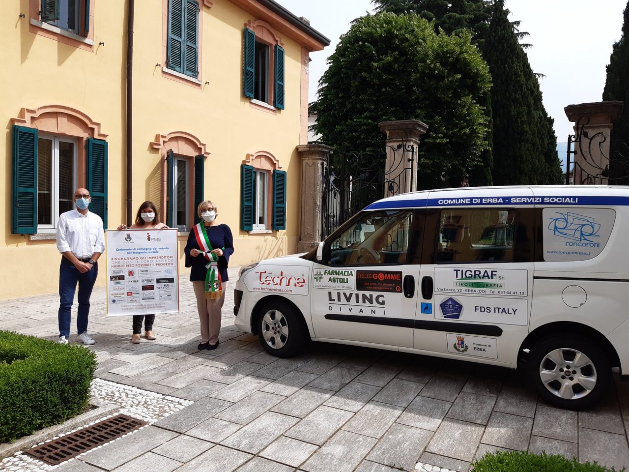Donato un mezzo per i servizi sociali: “Grazie agli sponsor”