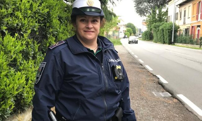 Cinzia, figinese agente di Polizia Locale a Meda: “In prima linea, ma la paura è contagiare le mie figlie”