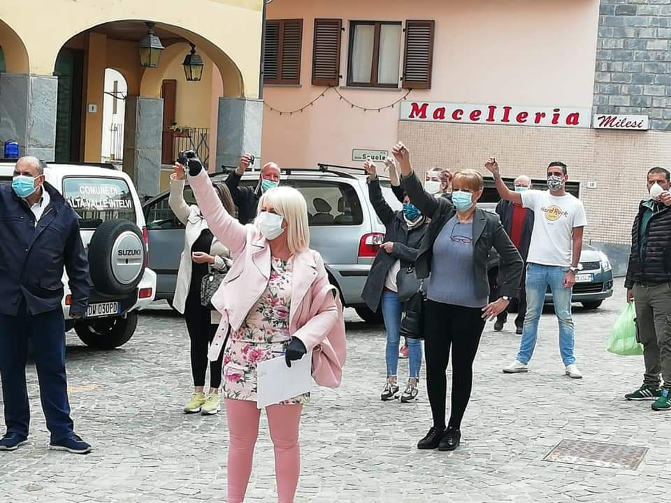 I commercianti di Valle Intelvi in protesta per la mancata riapertura delle attività