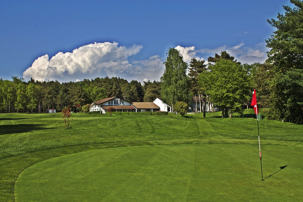 Coronavirus, la lettera del golf club “La Pinetina” per la riapertura