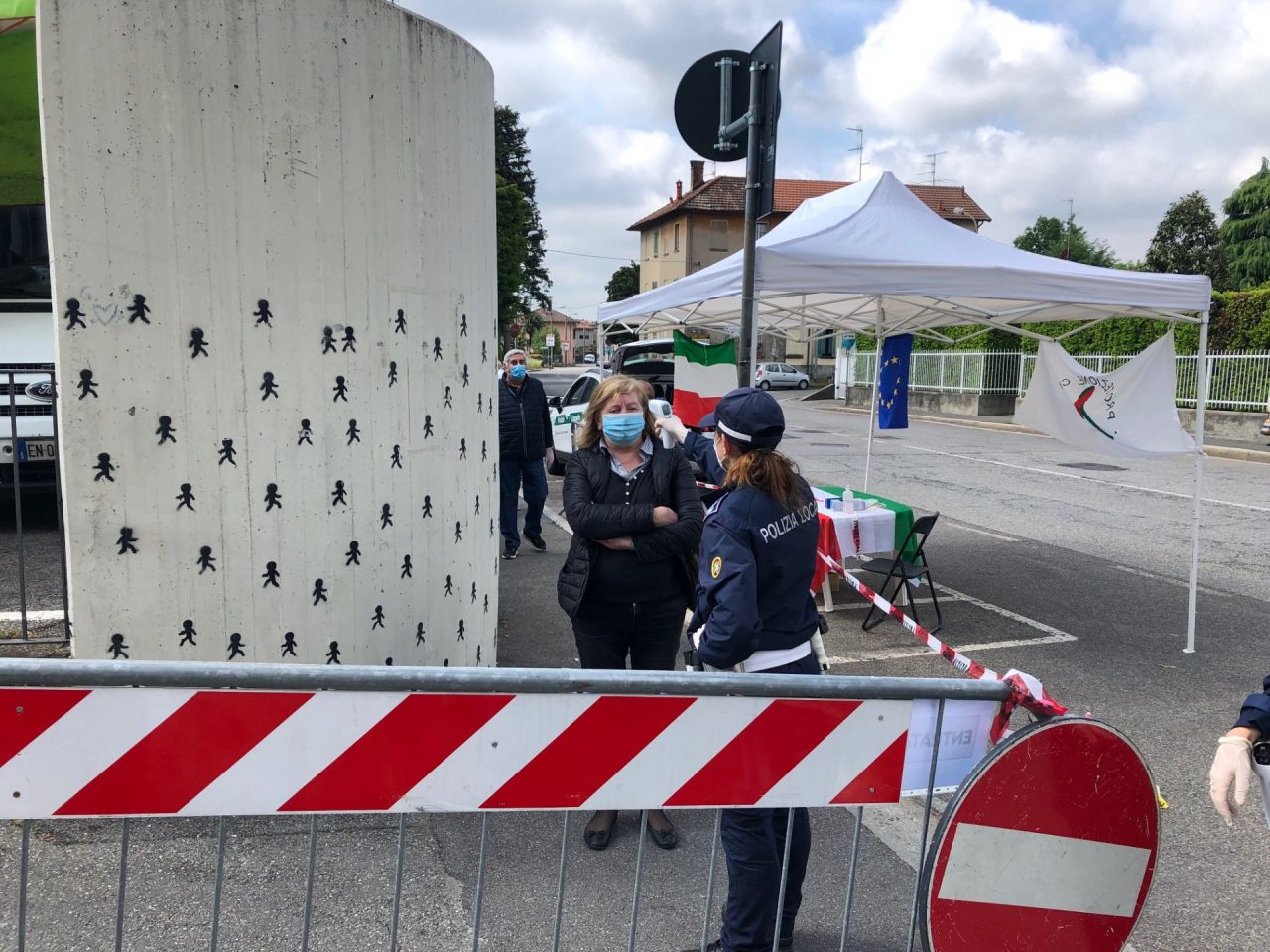Coronavirus, riapertura del mercato a Olgiate: ottimo afflusso e rispetto delle regole – FOTO e VIDEO