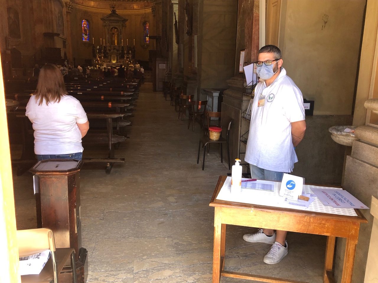 Coronavirus, la nuova organizzazione delle messe funziona