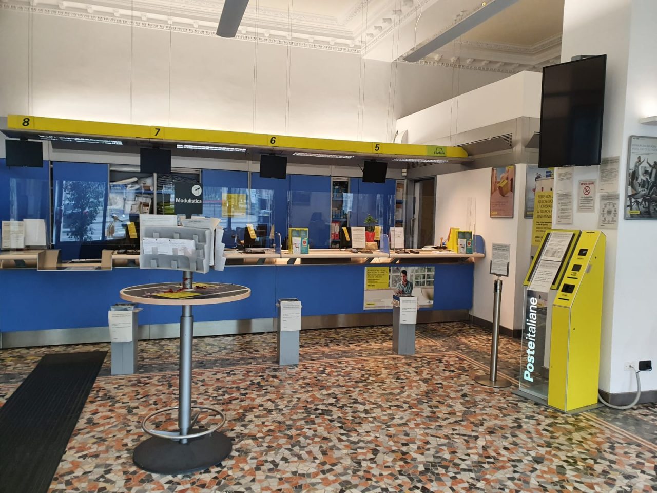 Poste italiane riapre da giovedì altri 11 uffici postali comaschi