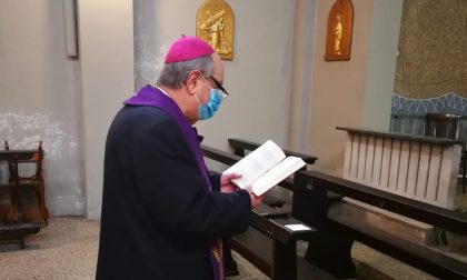 Guerra in Ucraina, il Vescovo Cantoni: "Kiev è qui, in mezzo a noi". Invito a mettere una candela sul davanzale