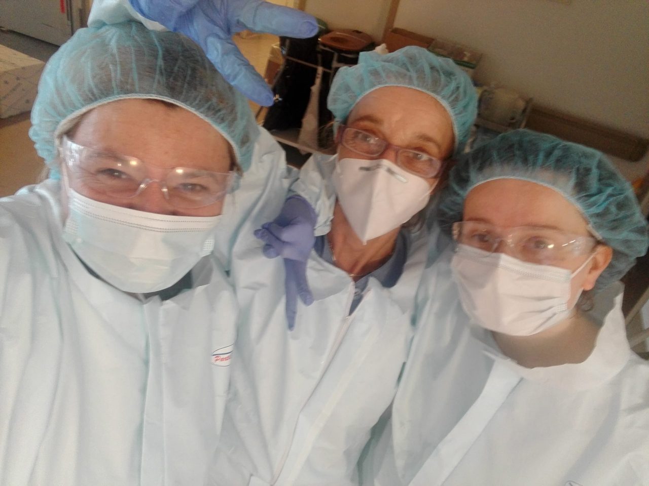 Oss in una Rsa, le lacrime di Sorina per i suoi anziani: “Ricorderò tutti, uno per uno, resteranno vivi nei nostri cuori”