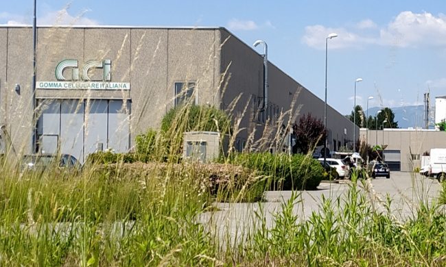 Infortunio sul lavoro a Giussano: soccorso un operaio