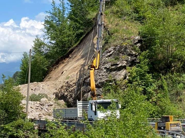 Lezzeno, nuova frana sulla Lariana: transito vietato anche a piedi dalle 20