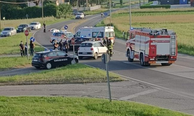Scontro auto-moto a Limido: ferito un centauro