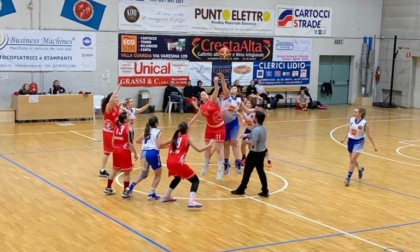 Basket femminile a Sondrio la Vertematese vede le streghe: primo ko per 55-40