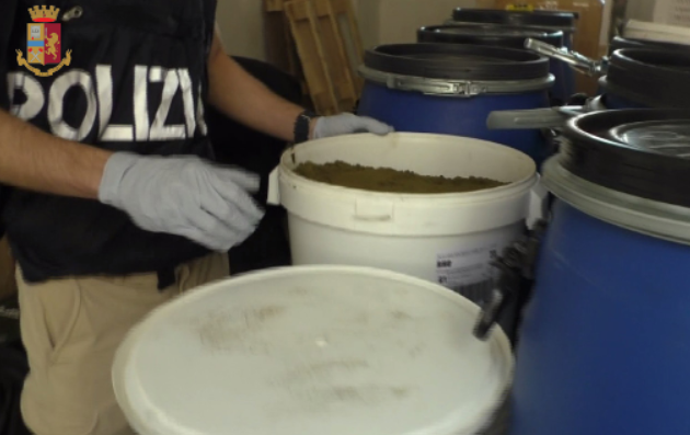 Droga e armi nella ditta di cannabis light a Fenegrò: quattro arrestati VIDEO