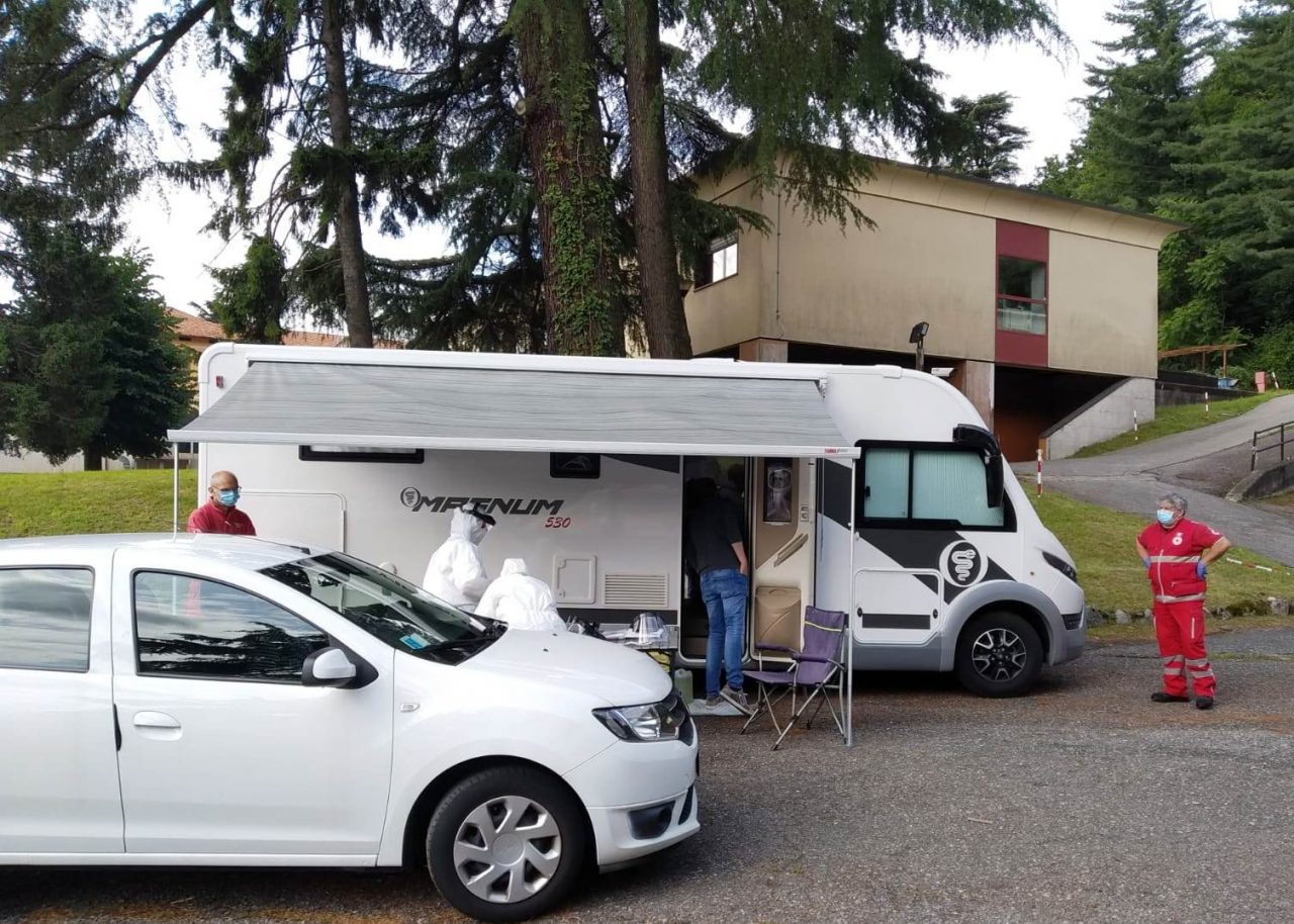 Camper per i tamponi in piazza Italia, il leghista Castelli contesta la location