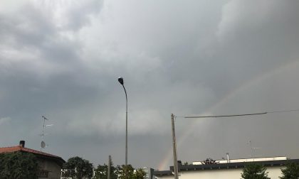 Maltempo nel Comasco: pioggia, grandine e poi....  ecco l'arcobaleno