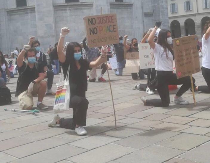 Anche Como manifesta per George Floyd VIDEO