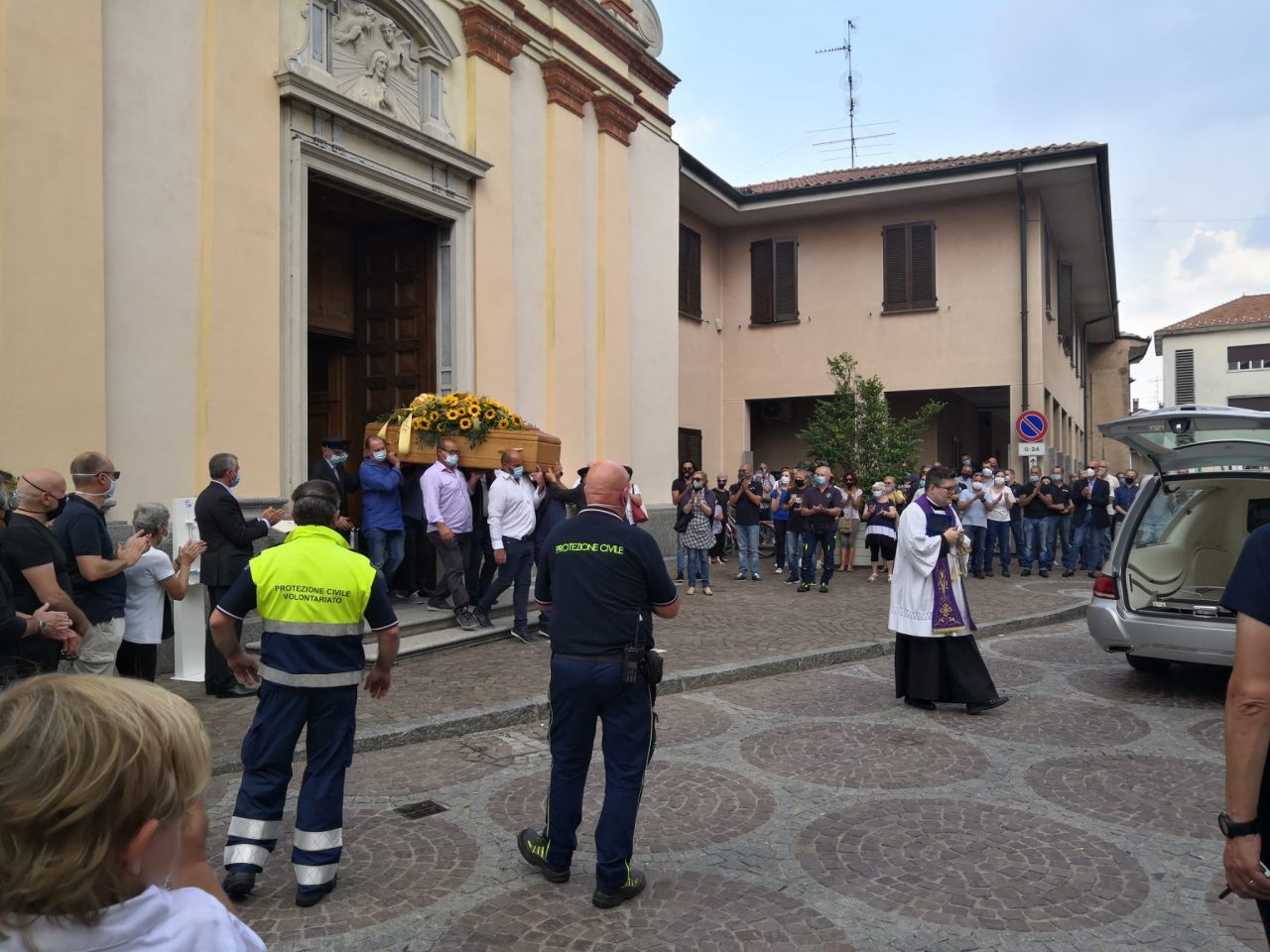 Misinto piange Bruno Piuri, freddato dal vicino di casa. La figlia: “Non si potrà mai cancellare la persona che eri”