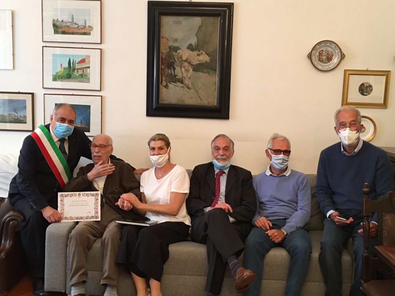 Omero, maestro di generazioni di comaschi, compie 100 anni